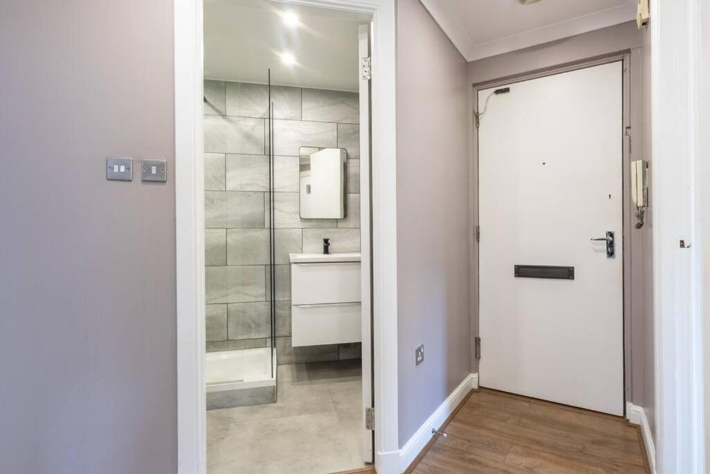 ** Modern Merchant City 1 Bed Apartment With Free Parking ** Glasgow Esterno foto