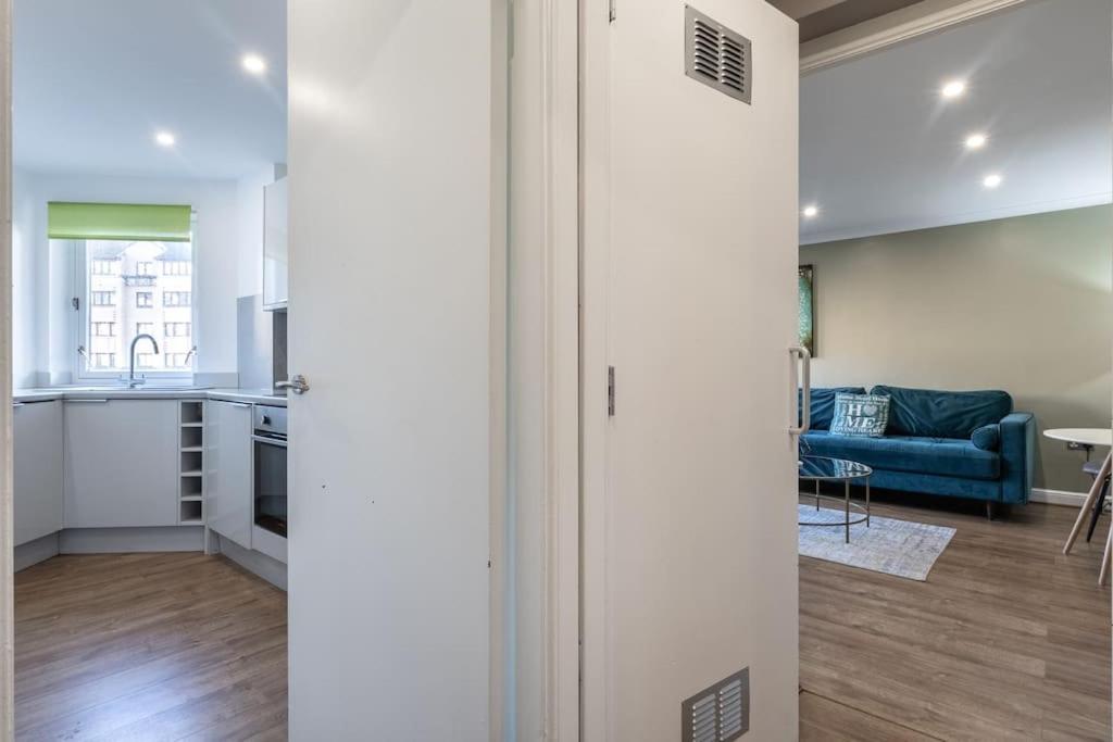 ** Modern Merchant City 1 Bed Apartment With Free Parking ** Glasgow Esterno foto